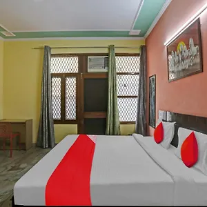 oyo-flagship-81046-royal-retreat.top-gurgaonhotels.com/